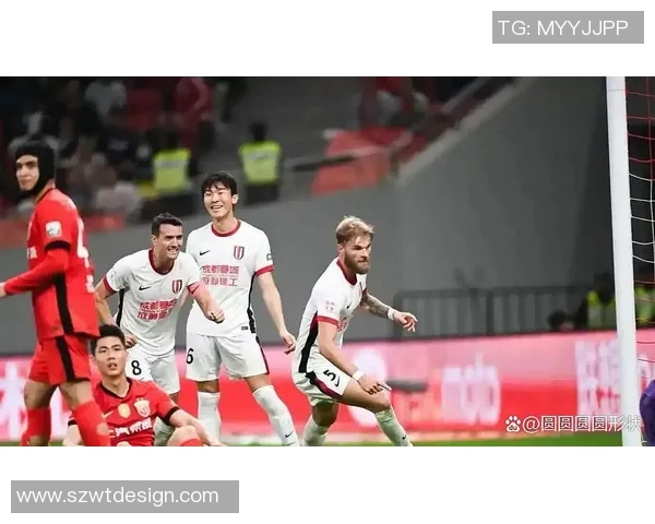 中超焦点战:上海海港对阵广州恒大的精彩回顾 中超焦点战:上海海港对阵广州恒大的精彩回顾